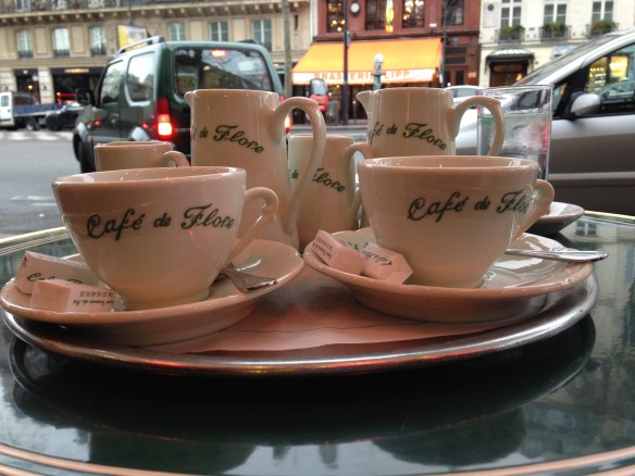 Tomar algo en el Café de Flore debe ser una parada obligada en París. Foto: María A. Mejía 