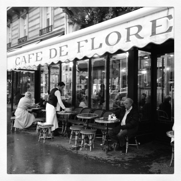 Por el Café de Flore han pasado grandes de la literatura como Elena Garro y Jean Paul Sartre. Foto: María A. Mejía